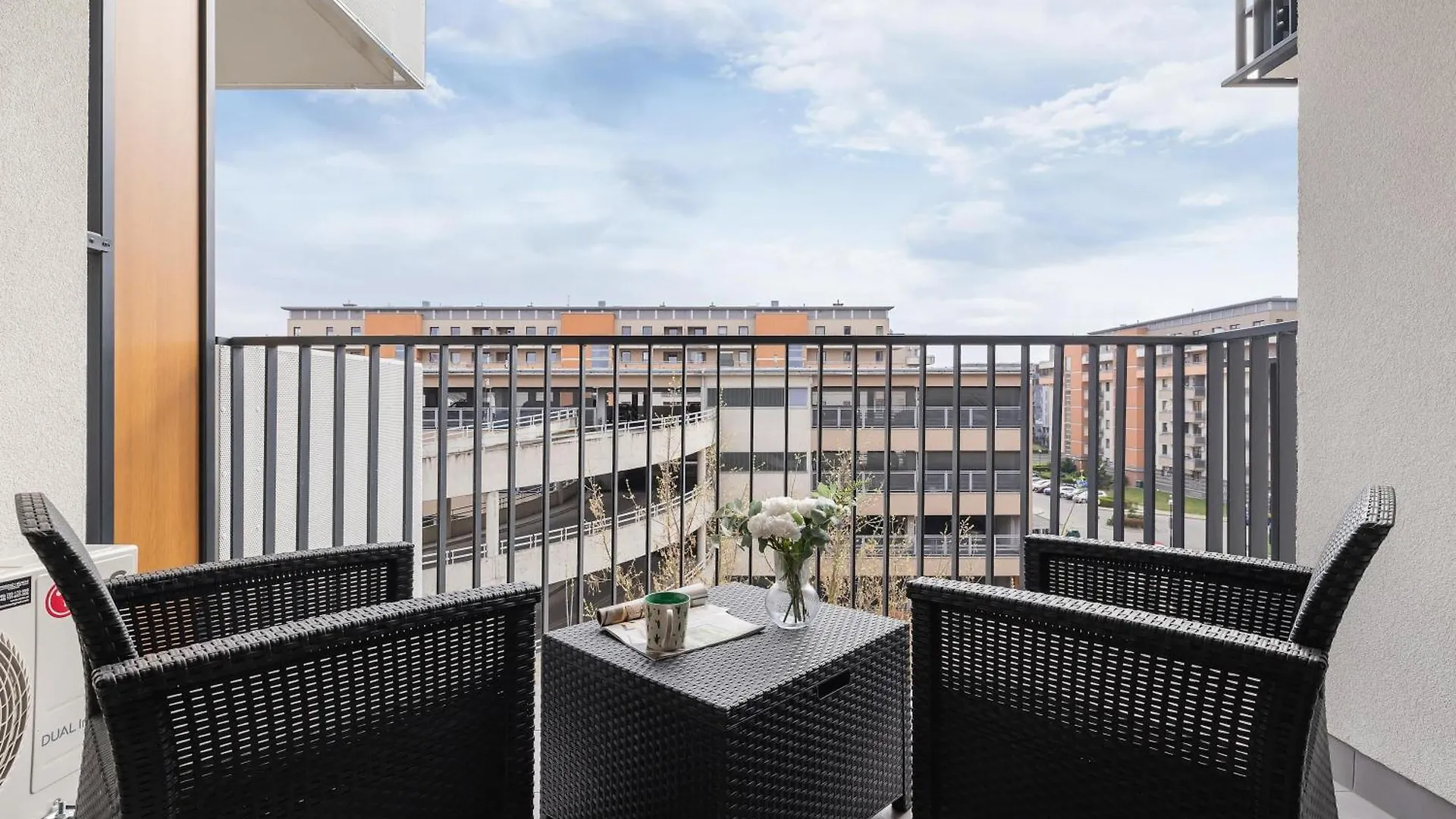 Nowoczesny Apartament W Krakowie Z Klimatyzowanym Salonem Dwa Miejsca Postojowe By Noclegi Renters Apartment