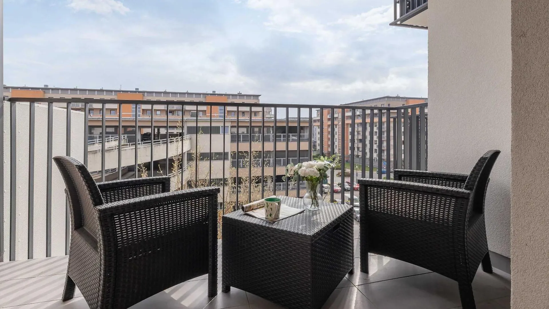 Nowoczesny Apartament W Krakowie Z Klimatyzowanym Salonem Dwa Miejsca Postojowe By Noclegi Renters 0*, Krakow